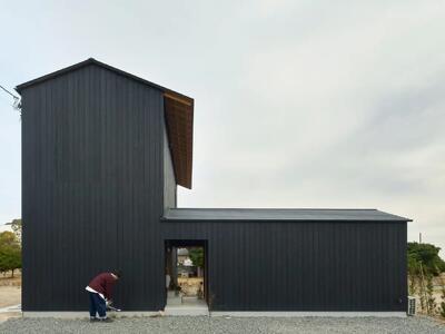  وقتی معماری مدرن بریتانیایی با هنر یاکیسوگی ژاپن ترکیب می شود (+تصاویر)