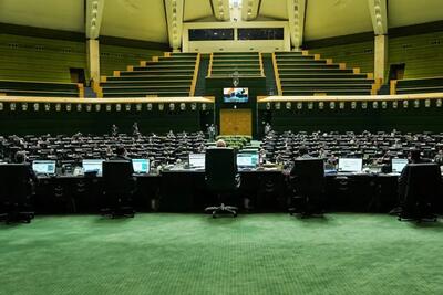  نمایندگان مجلس 3 شیفته لایحه بودجه را بررسی می کنند