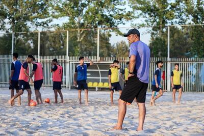  برای حضور در اردوی دهم تیم ملی فوتبال ساحلی؛ علی نادری ۱۷ بازیکن را به خط کرد