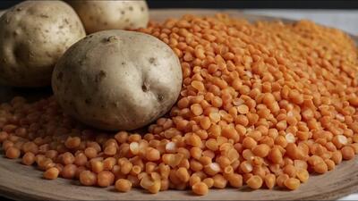  این ترکیب عدس قرمز و سیب زمینی یه جوری مقوی و خوشمزس که دیگه سراغ گوشت نمیری