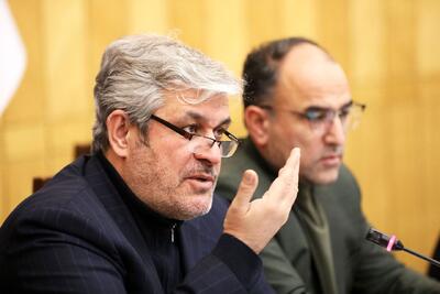  تاجگردون در مخالفت با افزایش نیم درصدی مالیات بر ارزش افزوده و تخصیص منابع آن به نیروهای مسلح: بودجه پیش‌بینی شده برای تقویت نیروهای مسلح و تامین معیشت آن‌ها، حدود ۷۰۰ همت است/ برادران محترم کمیسیون امنیت ملی؛ شما برای ۴۰ همت می‌خواهید کل کشور را بر هم بزنید/ قرار نیست برای تامین بودجه، دست به جیب مردم ببریم