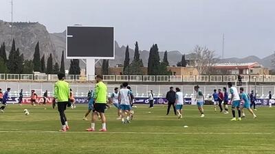  گرم کردن بازیکنان خیبر و ملوان پیش از دیدار دو تیم