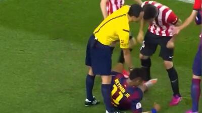  روزی که بازیکنان اتلتیک بیلبائو بخاطر دریبل زدن زیاد نیمار به او حمله‌ور شدند!