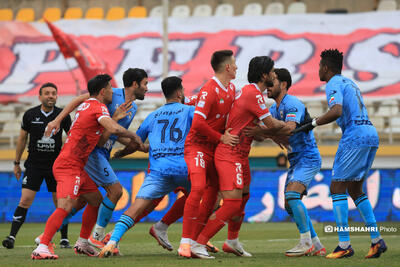  بدون تماشاگر شدن یک بازی با وجود بلیت فروشی!