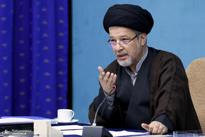  سید سعیدرضا عاملی: امام خمینی(س) پایه‌گذار جریان جهانی شدن معکوس است/ ترامپ می‌خواهد منابع انرژی جهان را نشانه بگیرد/ نسل جدید باید از غریبگی خارج شود و احساس کند فرزند ما است