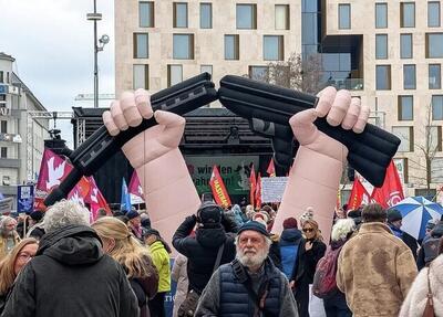  فریاد معترضان در آلمان علیه کنفرانس مونیخ