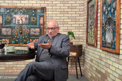  مرعشی: با این فرهنگ دوگانه که برخی مردم منتظر سرنگونی جمهوری اسلامی باشند و جمهوری اسلامی هم فکر کند با بازداشت و حصر می شود کشور اداره کرد، جلو برویم