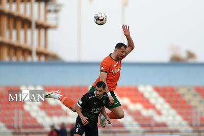  پیروزی مس مقابل پیکانِ ۱۰ نفره و توقف خیبر مقابل ملوان در نیمه اول