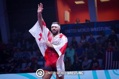  قهرمان کشتی آزاد جهان: کشتی‌گیرانی ایرانی سطح بسیار بالایی دارند/ به دلایل شخصی در مسابقات جهانی شرکت نمی‌کنم - پارس فوتبال