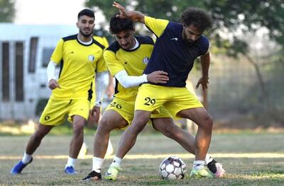  ادامه مشکلات استقلال خوزستان؛ تمرین در زمینی که گنجایش 11 نفر ندارد! - پارس فوتبال