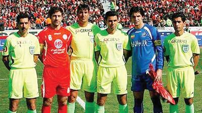  تونل زمان| پرسپولیس با پنالتی عجیب از شکست در دربی فرار کرد/ سوال بی‌جواب درمورد مهاجم استقلال! - پارس فوتبال