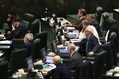  حقوق ورودی موبایل‌های بالای ۹۰۰ یورو، ۳۰ درصد تعیین شد - پیوست