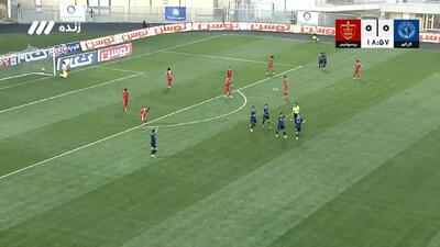  گل اول گل‌گهر توسط پویا پورعلی در دقیقه 19 / گل‌گهر 1 - پرسپولیس 0