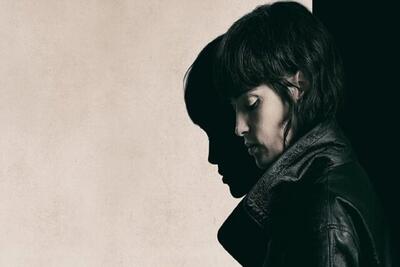  دوبله فیلم «او در تاریکی قدم برمی دارد» برای تلویزیون