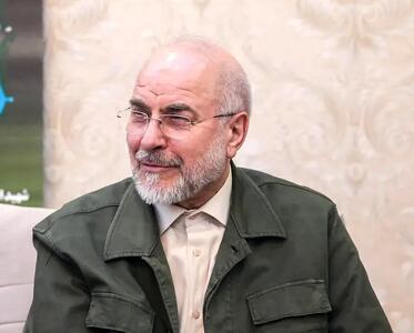  دیدار قالیباف با مادر، همسر و دختران فرج‌الله شوشتری، پسر سردار شوشتری که در اعتراضات جان باخت + عکس