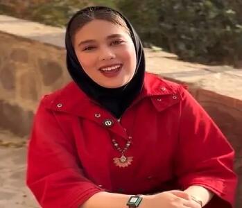  آواز احساسی؛ شعرخوانی دهه هشتادیه در مورد خواستگار که دختر ادایی رو به توبره بست