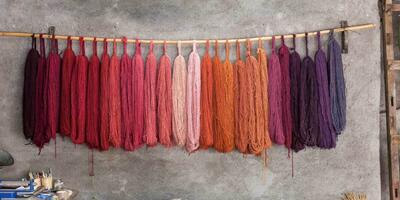  تلاش برای احیای هنر ۲۰۰ ساله رنگرزی سنتی در همدان