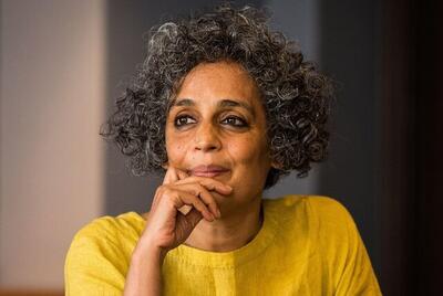  انصراف جنجالی آرونداتی روی از جشنواره برلین: هنر نمی‌تواند در برابر «نسل‌کشی» سکوت کند