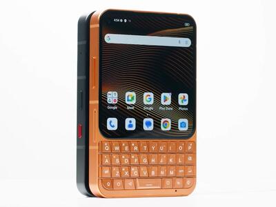  یونی‌هرتز گوشی Titan 2 Elite را با الهام از طراحی بلک‌بری برای عرضه جهانی تأیید کرد