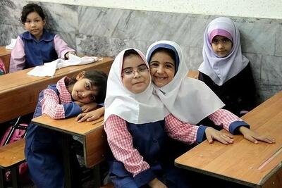  مدارس به والدین به عنوان کیف پول نگاه نکنند