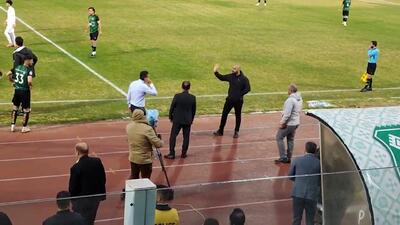  درگیری مازیار زارع در بازی خیبر و ملوان