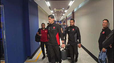  ورود بازیکنان پرسپولیس و گل‌گهر به ورزشگاه