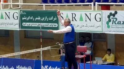  جنجال در بازی استقلال و رازین و کارت قرمز داور