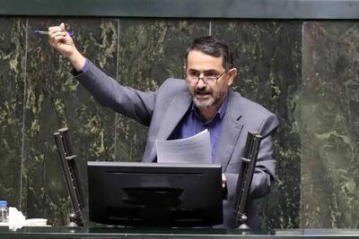  زارعی: ترامپ به ما حسادت می‌کند/ موشک خرمشهر حساب ناو‌های لینکلن و فورد را می‌رسد