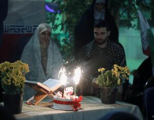  عکس/ آغاز زندگی مشترک ۳ زوج جوان در یادمان شهدای هویزه