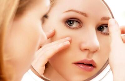  خوراکی‌های معجزه‌آسا برای پوست جوان و شاداب؛ چه مواد غذایی را حتماً بخورید / راز داغ سلامت پوست؛ مواد غذایی که پوست شما را تا سال‌ها جوان نگه می‌دارند / شادابی و جوانی پوست با این خوراکی‌ها؛ تغذیه‌ای که همه را شگفت‌زده می‌کند | اندیشه قرن