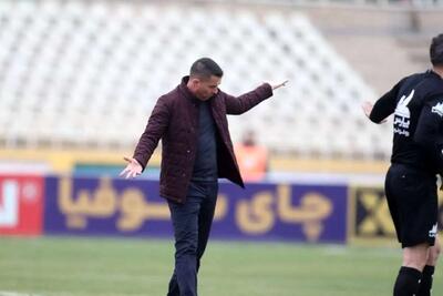  ماه عسل برزیلی پرسپولیس تمام شد؛ اوسمار دیگر امید سرخ‌ها نیست / روزهای بحرانی سرخ‌ها با اوسمار خبرساز شد؛ جزئیات پشت پرده اختلافات / شوک برای هواداران؛ چرا اوسمار در پرسپولیس دیگر بدرخشیدنی نیست؟