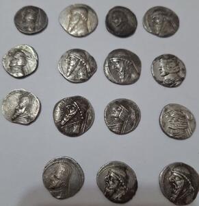  کشف ۱۵ سکه نقره تاریخی دوره اشکانی در ایلام