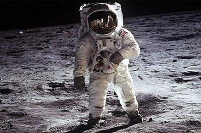  لحظه تاریخی اولین پروازِ آزادانه در فضا