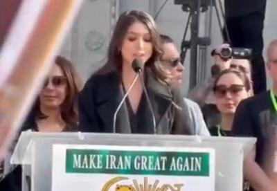  انتقاد از سخنرانی نور پهلوی به زبان انگلیسی در سخنرانی لس‌آنجلس