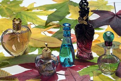  بهترین عطر هر فصل کدام است؟ چگونه عطر فصل را تشخیص دهیم؟ - چی بپوشم