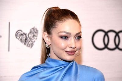  وقتی حتی با لباس‌های مادربزرگی هم شیک و جذابی؛ استایل جدید جی جی حدید خبرساز شد! - چی بپوشم