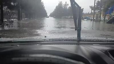  ببینید/ خیابان‌های این شهر به رودخانه تبدیل شد