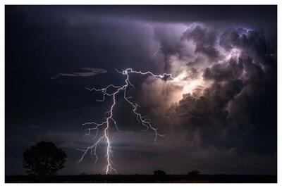  آسمان تهران تا دوشنبه متلاطم است/ تداوم وزش باد شدید و غبار رقیق