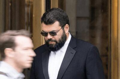  این چهره فرزند زنده شده کاظم صدیقی در لندن است؟