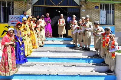  لباس‌های رنگارنگ و بومی بر تن دانش‌آموزان|درباره جشنواره‌ای که قرار است رخت محلی برای دانش‌آموزان تدارک ببیند