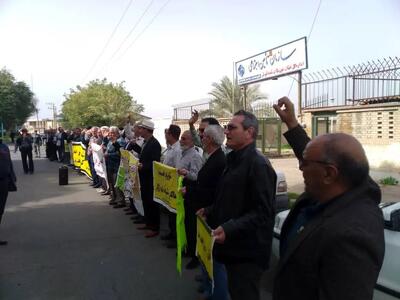  تجمع بازنشستگان کارگری در شوش و کرمانشاه/ مستمری‌ها را به اندازه خط فقر زیاد کنید