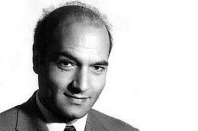  افرادی ناشناس به صورت مخفیانه کتاب‌های شریعتی را در نمازخانه می‌گذاشتند