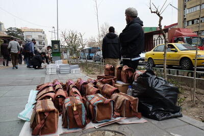  فعالیت ۳۵ هزار دستفروش در پایتخت/ ساماندهی ۲۰ هزار تن تاکنون