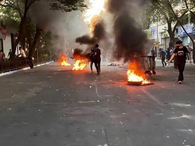  8 پیشنهاد استاد علوم سیاسی برای اصلاح کشور/ از مردم عذرخواهی کنید/ دستگاه قضایی به پرونده بازداشتی ها رنگ  محاربه  ندهد/ کسانی که پدید‌آورنده یک مشکل هستند، نمی‌توانند عامل حل آن مشکل باشند/ در نیروی انسانی ملی-مدیریتی  تجدید‌نظر صورت گیرد