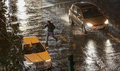  فیلم/ بارش شدید باران بامدادی در تهران