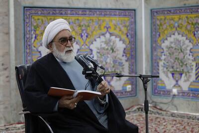  روحانیت در خط مقدم دفاع فکری و فرهنگی از انقلاب هستند