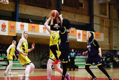  صعود بهمن و استقلال به نیمه نهایی لیگ بسکتبال بانوان