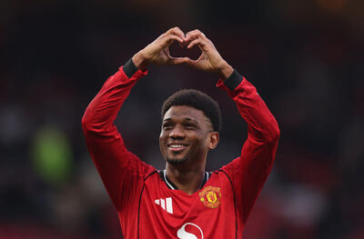  آماد دیالو: اولدترافورد آهنگ خوبی دارد، اما من توپاک گوش می‌کنم - پارس فوتبال