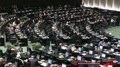  مجلس چراغ سبز نشان داد/ تزریق ۲۰ میلیارد یورو به طرح‌های دولتی با وام خارجی