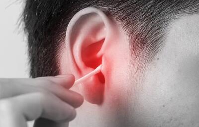  استفاده از گوش پاک کن ممنوع! | چرا جرم‌گیری گوش مهم است؟